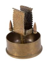 II. világháborús frontmunka töltényhüvely hamutartó, réz. 12 cm