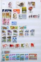 Használt magyar bélyegek 1981-1999 24 fehér lapos Lindner berakó 30 oldalán