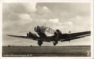 Deutsche Lufthansa plane photo (EK)