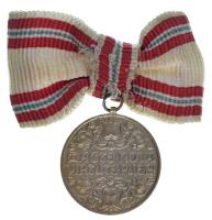 Berán Nándor (1889-1965) 1935. "Magyar Vöröskereszt Ifjúsági Osztálya" aranyozott bronz ki...