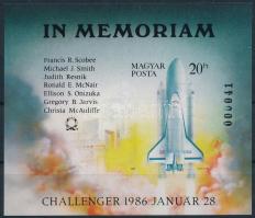 1986 In memoriam Challenger vágott blokk (4.500)