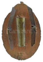 1935 k. "Magy. Vöröskereszt Ifj. Osztálya" zománcozott bronz sapkajelvény, hátoldalán &quo...