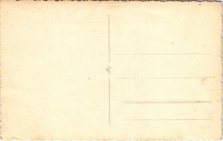 Budapest V. Belgrád rakpart, Erzsébet híd, gőzhajók, vár télen. photo