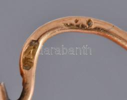 Arany (Au) fülbevaló pár, csiszolt korall szemekkel, jelzett, 1872-1937 közötti fémjel, 14 karátos a...