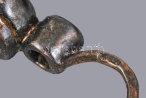 Arany (Au) buton fülbevaló pár, ezüst (Ag) foglalatban moissanite berakásokkal, jelzett, 1872-1937 k...