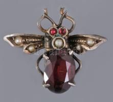 Ezüst (Ag) méh alakú kis bross, kő berakásokkal, bruttó 1,98g