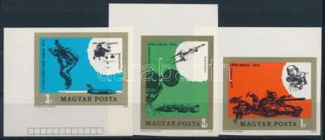 1974 A fegyveres erők napja ívsarki vágott sor