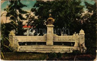 1917 Arad, Erzsébet királyné (Sissi) szobor. Vasúti levelezőlapárusítás 11. sz. / Empress Elisabeth of Austria (Sisi) statue, monument (b)