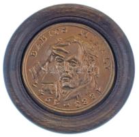 Farkas Pál (1947-) DN "Babits Mihály" öntött bronz emlékérem (65mm) fa posztamensen (94mm)...
