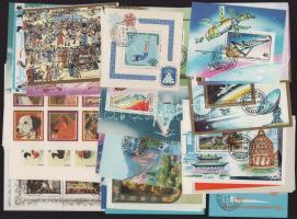 105 db vegyes külföldi blokk / kisív