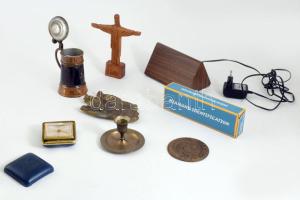 Doboznyi vegyes bolha tétel, közte bronz vaddisznó figurás hamuzó.