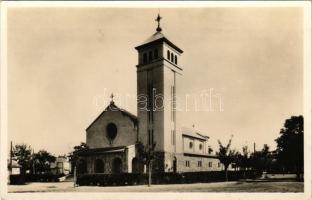 1935 Felsőgöd (Göd), római katolikus templom. Hátoldalon "Vegyen Gödön telket! Parcellázza Pestkörnyéki Takarék" reklám + "BALASSAGYARMAT - VÁC - BUDAPEST 148" vasúti mozgóposta bélyegző