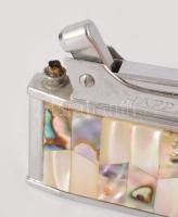 Happy öngyújtó, gyöngyház berakással dobozában, 6 cm