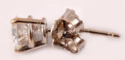 Fehérarany (Au) fülbevalópár 2 x cca 0,38ct brillel (M1, VVS1, H-I). jelzett. br 0,87g. Díszdobozban