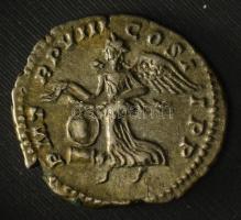 Római Birodalom 200 k. / Septimus Severus / Róma / Denarius Ag (3,17g) T:XF patina
Roman Empire cca...