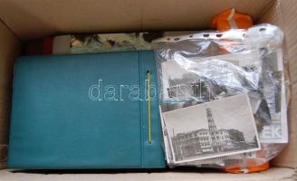 Nagy fotótétel: 8 db régi fotóalbum, 106 db családi és városképes fotó és 194 db mozifilm fotó