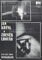 1982 Jan Krysl &amp; Zdenek Lhotak, fotografie, Praha, prágai fotókiállítási plakát, papír, hajtásnyomokkal, apró lapszéli szakadásokkal, 57x41,5 cm