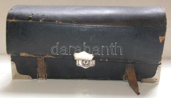 18 rekeszes ügyvédi irattáska a két háború közötti időszakból