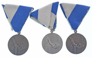 1920-1930 k. "Bencés Reálgimnázium" (3db) kétoldalas ezüstözött bronz és bronz sportérem mellszalagon szign.: LUDWIG T:AU-XF
