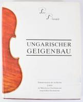 Peter Benedek: Ungarischer Geigenbau. Dokumentation der im Herbst 1995 im Münchener Stadtmuseum ausgestellten Instrumente. / Violin Makers of Hungary. A detailed documentation of the 1995 Exhibition of Violins presented at the Stadtmuseum in Munich, Germany. (Kiállítási katalógus.) München, 1997, szerző, 445 p. Gazdag képanyaggal illusztrálva. Német és angol nyelven. Kiadói egészvászon-kötés, jó állapotban, kissé viseltes kiadói papír védőborítóban.