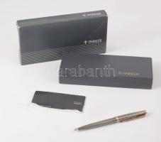 Parker sterling ezüstözött golyóstoll, jelzett, kopással, díszdobozban