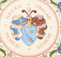 1888 Iparrajziskola dísztányér, rajta a Novák Család nemesi címerével, jelzett, aranyozáson kopással...