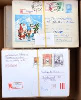 200 db ajánlott küldemény, dobozban