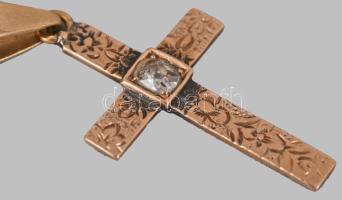 Arany (Au) anker nyaklánc, kereszt medállal, benne cca 0,1ct rózsa csiszolású gyémánt, jelzett, 1872...