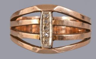 Arany (Au) gyűrű, benne 5 darab kisméretű szabálytalan csiszolású gyémánttal, 1966-1998 közötti fémj...