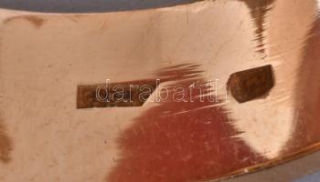 Arany (Au) gyűrű, benne 5 darab kisméretű szabálytalan csiszolású gyémánttal, 1966-1998 közötti fémj...