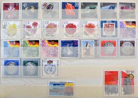 Kb 8.900 db NDK bélyeg tízesekben, berakólapokon, sok jó képessel