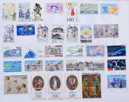 Kb 70.000 darabos tartalmas világgyűjtemény albumlapokon. Jó minőségű, szépen rendezett anyag régi h...