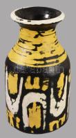 Gorka Lívia (1925-2011): Váza. Jelzett, minimális kopottsággal, m: 16,5 cm