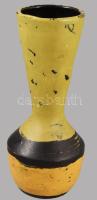Gorka Lívia (1925-2011): Váza. Jelzett, minimális mázhibával, m: 20,5 cm