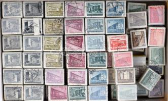 125 db Épületek bündli kis papírdobozban