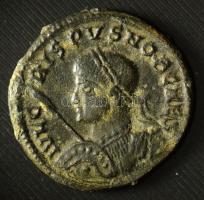 Római Birodalom 320-321 / Crispus / Siscia / Follis bronz (3,07g) T:XF Roman Empire 320-321 / Crispus / Siscia / Follis bronze "IVL C-RISPVS NOB CAES / VIRTVS EXERCIT - S - VOT X - F - FL - epsilon SIS star" standard between two seated captives (3,07g) C:XF RIC VII 123