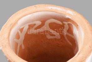 Antalfiné Szente Katalin: Éneklő lány. Jelzett, hibátlan, m: 21,5 cm