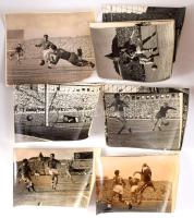 1956 VASAS - Rapid Wien meccsek fotói, részben feliratozva, 25 db, 12×18 cm