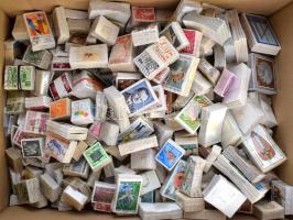 Kb 450-500 db vegyes külföldi bündli dobozban ömlesztve