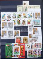 Modern magyar bélyegek sorokkal, összefüggésekkel, 16 fekete lapos, A/4-es berakóban