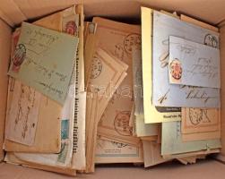 Kb 250-350 db régi osztrák levél, díjjegyes dobozban