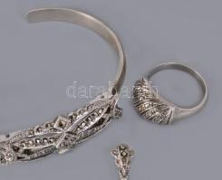 5 részes ezüst (Ag) ékszer szett, markazitokkal, karkötő, gyűrű, fülbevaló pár, függő, 1937-1966 és ...