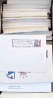 Vegyes külföldi több száz db címezetlen FDC, cipős dobozban
