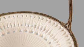 Áttört porcelán kosár, réz szerelékkel. Entw. Parté jelzéssel, hibátlan d: 19 cm