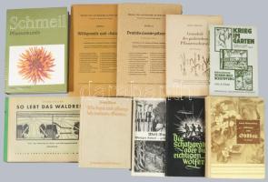 Vegyes növényekkel, kertészettel kapcsolatos tétel, 10 db:  Maass, Harry: Wie baue und pflanze ich meinen Garten (1929), Wolf-Buch Weninger Arbeit-größere Ernten (1934), Die Schatzgräber oder Die Richtigen Wolfer, Lucas-Winkelmann: Anleitung zum Ostbau, Meier: Krieg im Garten (1931), Karl Böning: Grundriß des praktischen Pflanzenschutzes (1901), Hugo Keller: So lebt das Waldreich (1953), Bildreihe: Heil- und Nährkräfte aus Wald und Flur Mappe 2: Wildgemüsse und Salate 2., Bildreihe: Heil- und Nährkräfte aus Wald und Flur Mappe 6: Deutsche Gewürzpflanzen 1., Hanns Koch: Schmeil Pflanzenkunde.