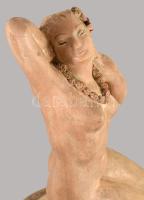 Dr. Rank Rezső: Női kat virágfüzérrel. cca 1920-1935, jelzett, kis kopással, m: 36 cm