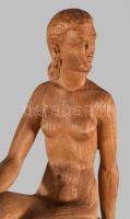 Ismeretlen szobrász: Ülő női akt. Faragott fa, régi BÁV címkével, m: 27 cm