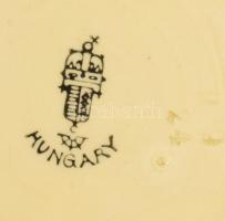 Körmöcbánya magyaros mintás csésze alátéttel, jelzett, kis felületi sérüléssel, d: 15 cm