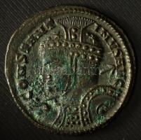 Római Birodalom 319-320 / I. Constantinus / Siscia / AE Follis bronz (3,01g) T:VF Roman Empire 319-320 / Constantine I / Siscia / AE Follis bronze "CONSTANT-INVS AVG / VICT dot LAETAE PRINC PERP - delta SIS star" two captives seated at base of banner (3,01g) C:VF RIC VII 95