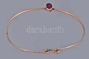 Arany (Au) karkötő, 14k, rubin berakással, jelzés nélkül, bruttó 4,35g